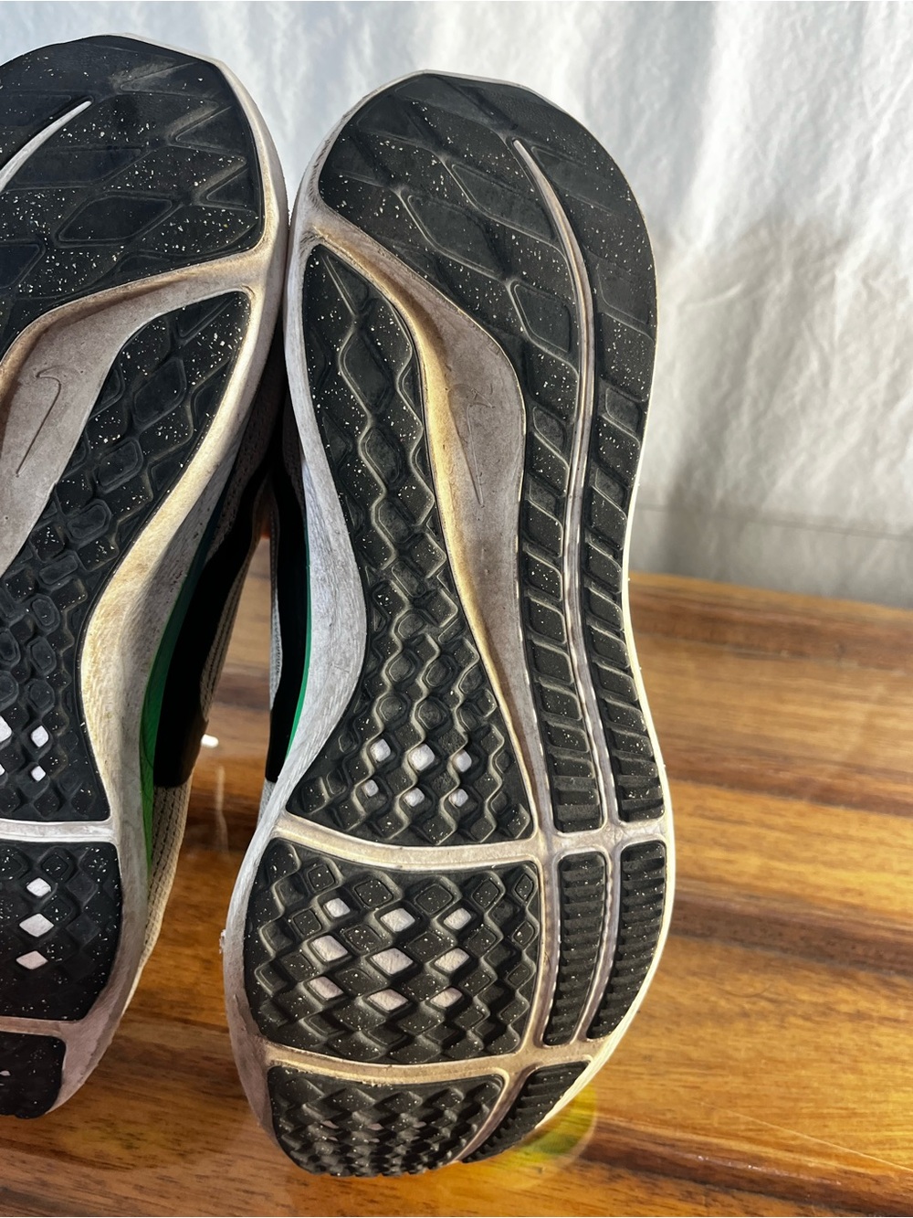Nike Light Gray Mesh Running Shoes pegasus 40 men’s  size 8, Green/Blue Midsole - Picture 4 of 12